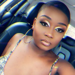 Meet your Posher, Thatiana